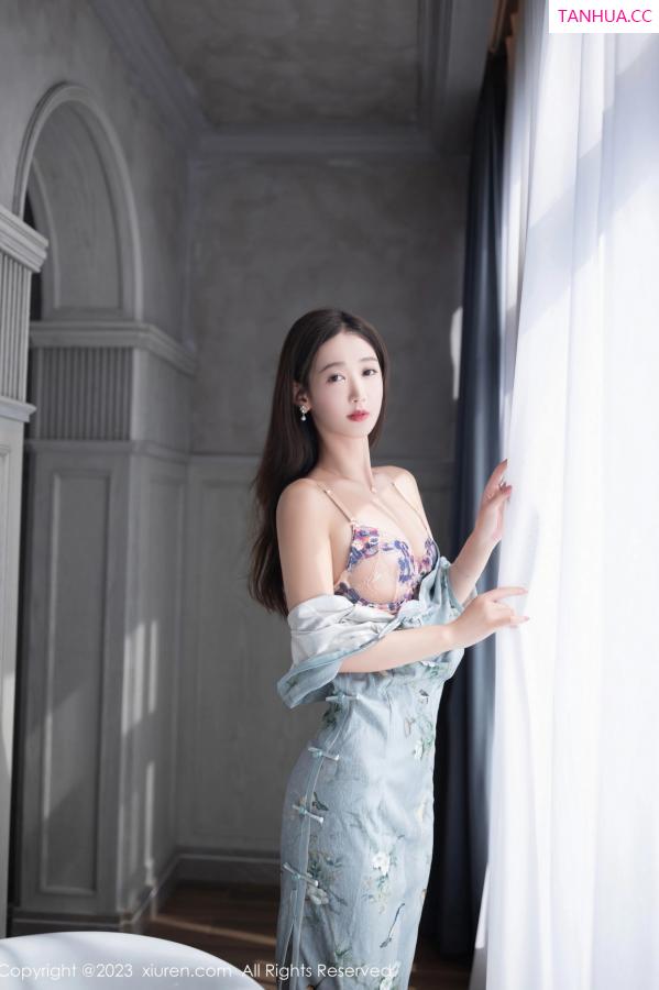 唐安琪  [XiuRen]高清写真图 2023.08.14 No.7232 唐安琪 美腿旗袍第21张图片